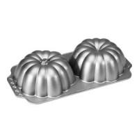 Nordic Ware Cast Aluminium Pumpkin Bundt Pan